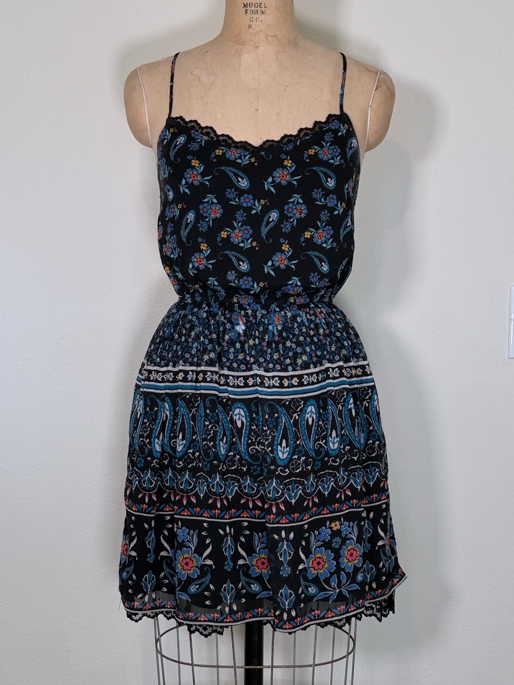 Hollister Chiffon Dress Black Blue Paisley Floral Spaghetti Straps Lace Size S